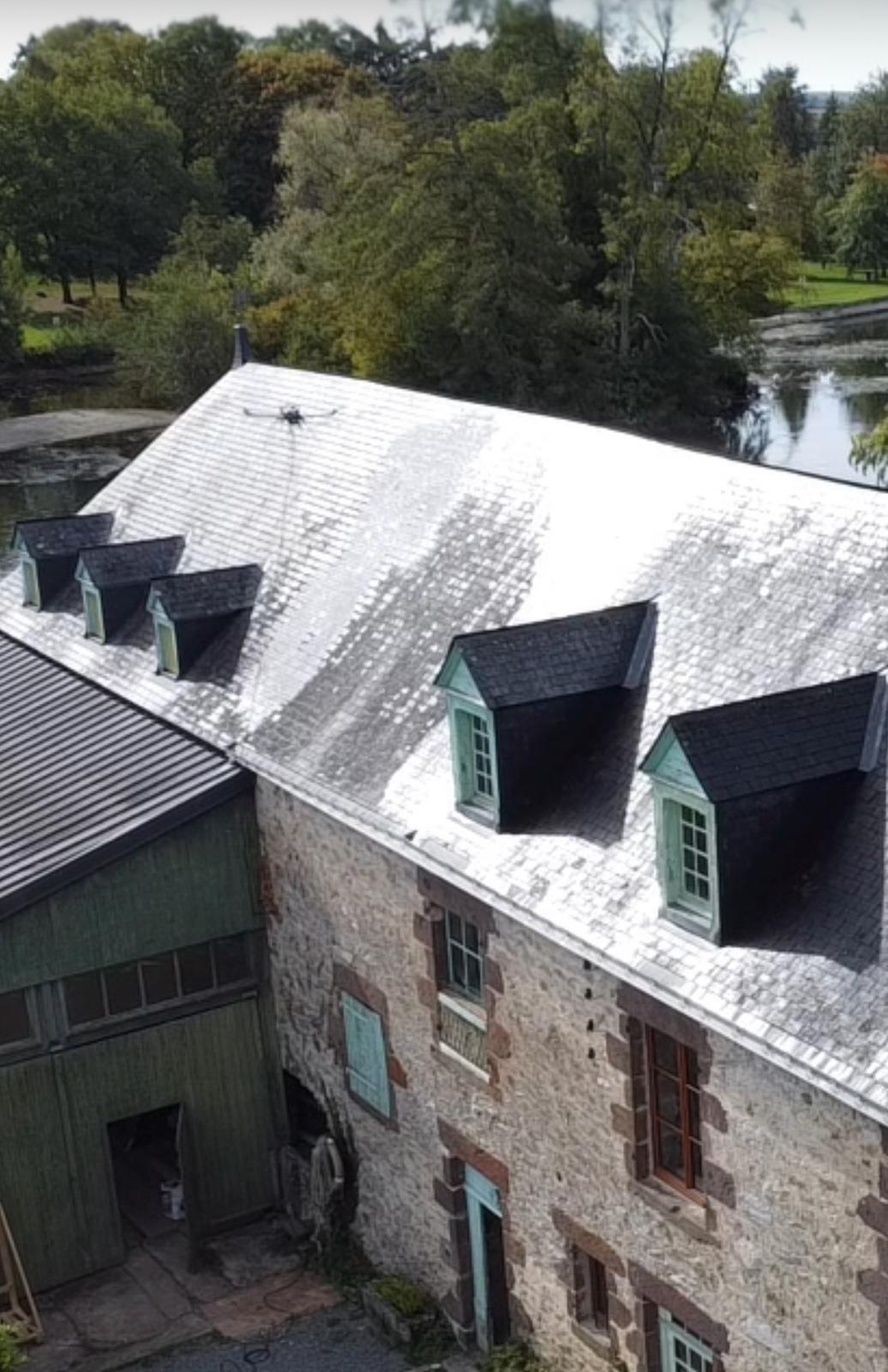 Ancien moulin bord de Mayenne - toiture ardoise naturelle